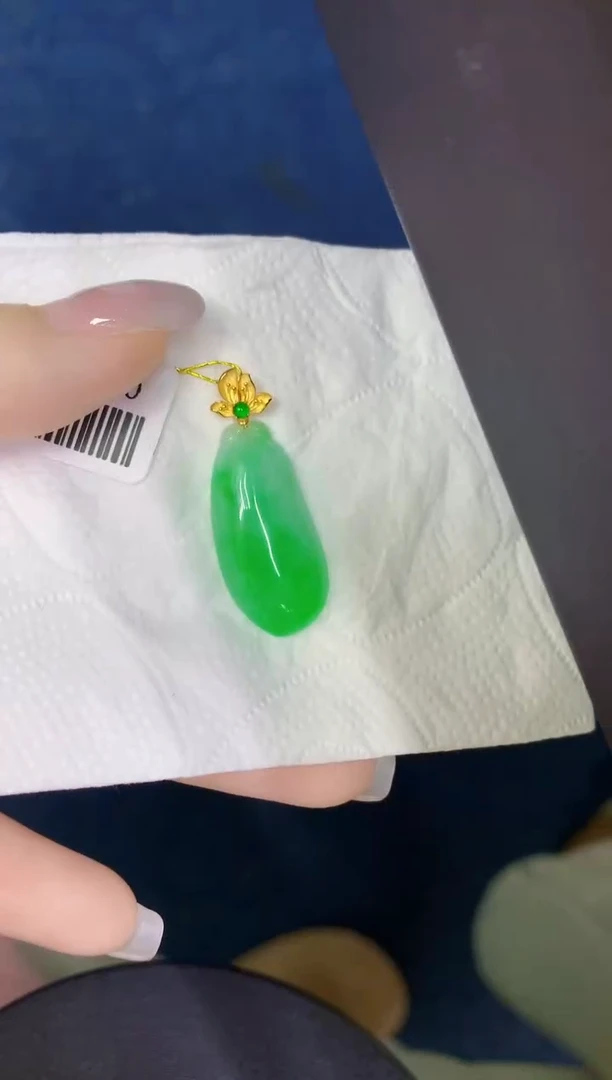 颈饰18K金镶嵌翡翠缅甸天然翡翠A货