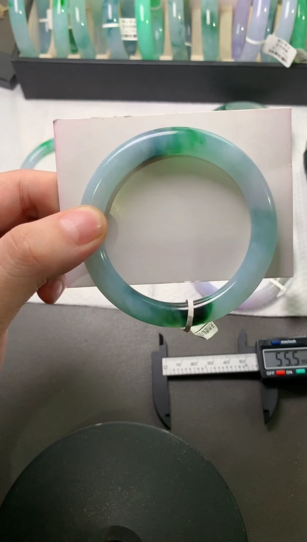 未镶嵌手镯（圆镯）翡翠56*9.7*9.4