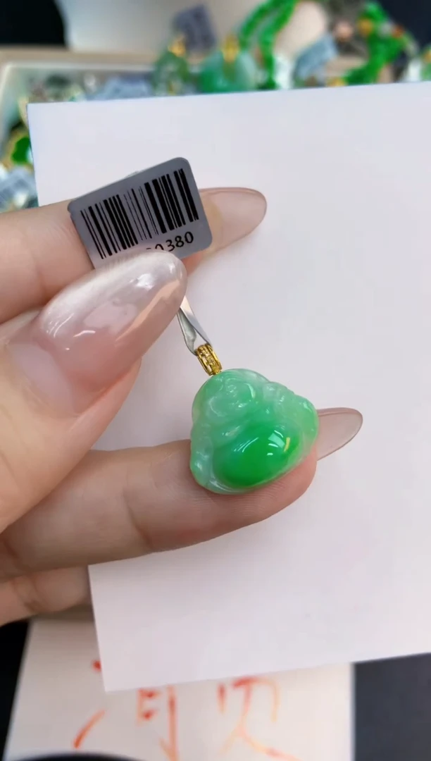 翡翠未镶嵌颈饰1