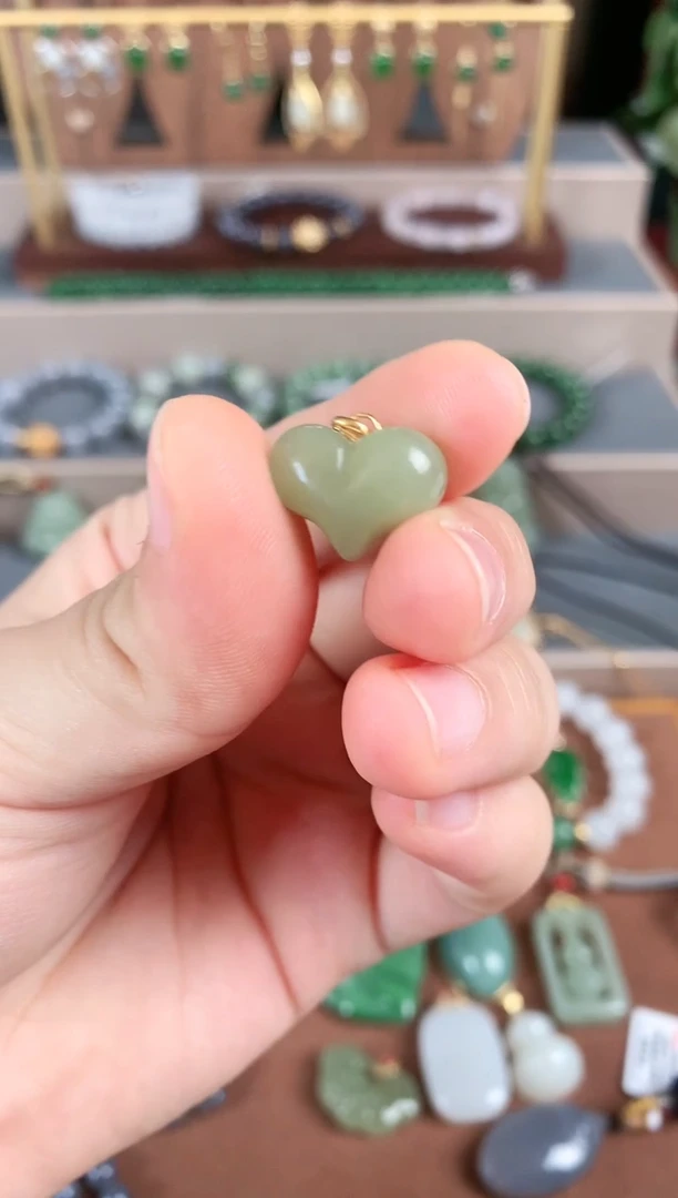 吊坠(不含链)18K金镶嵌和田玉1