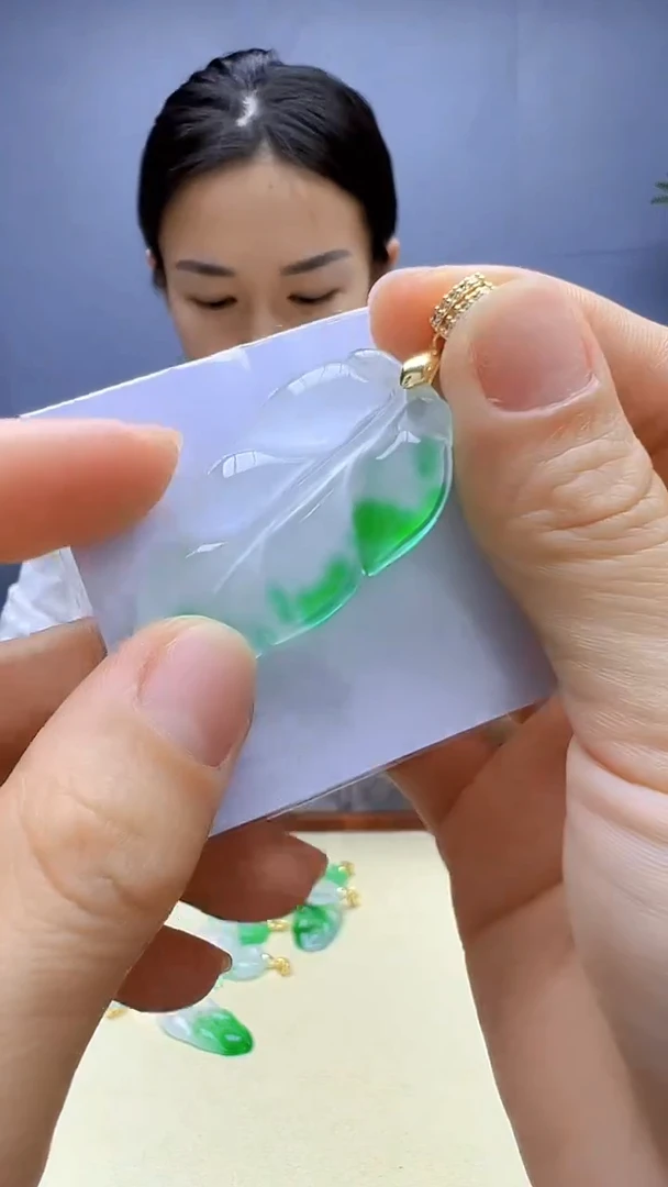 丹丹特色手工颈饰叶子吊坠