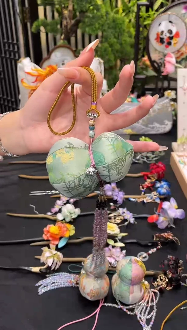 织绣虞*洛非遗苏绣饰品