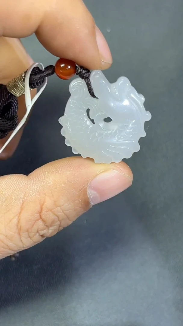 颈饰未镶嵌和田玉705115#和田玉青海淡烟紫鱼化龙吊坠多人