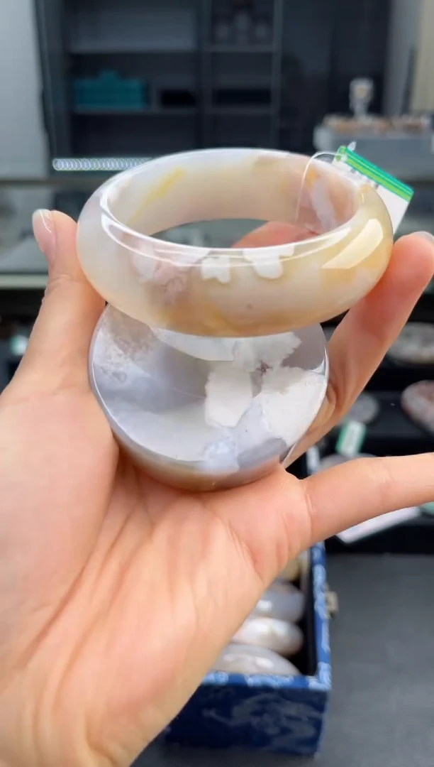 石英质玉手镯未镶嵌59圈口（不退不换）3505219