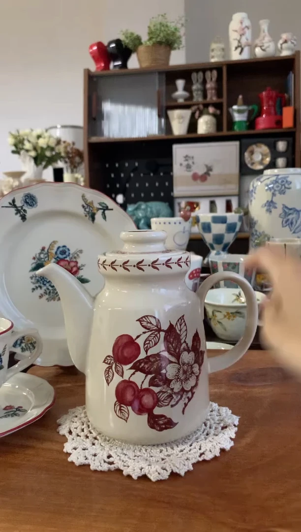 瓷【送勾花垫】红果茶壶800ml