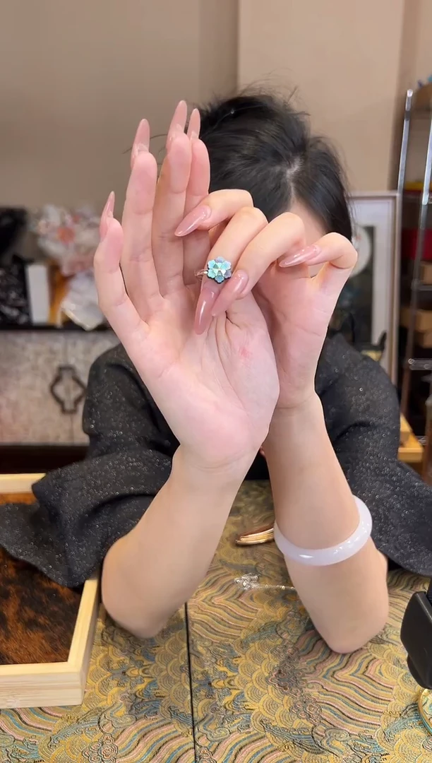 刺绣海棠朵朵 大漆戒指