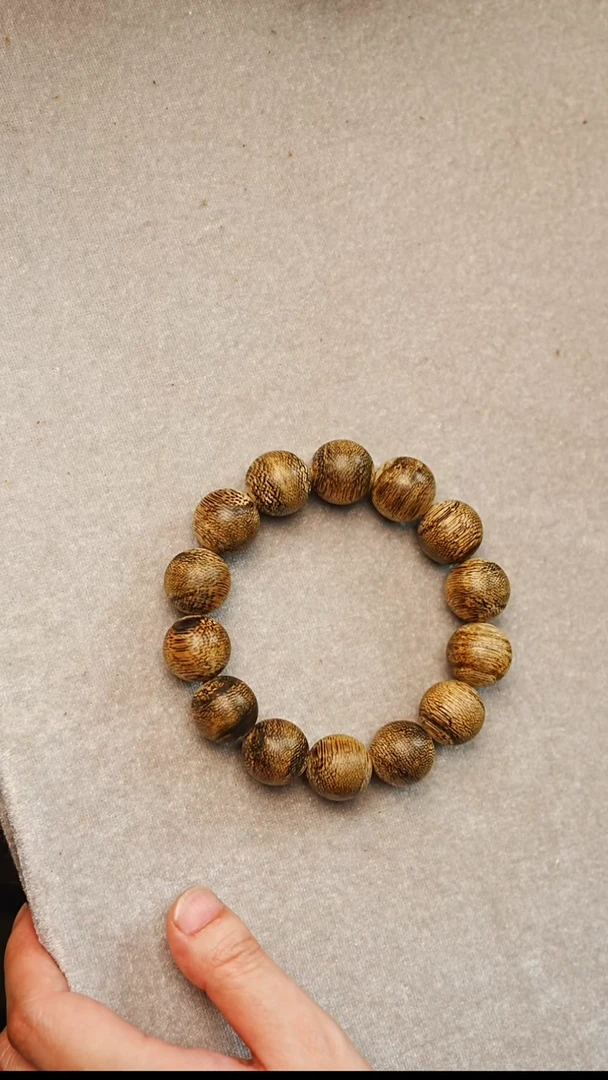 沉香手串文莱软丝蛇皮纹单圈16mm   03264