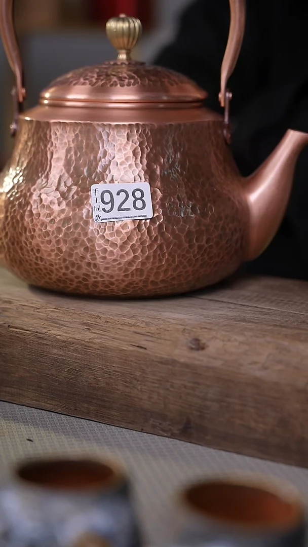 【闪购商品】瓷片福利！设计师款手打铜壶