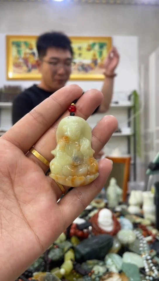 未镶嵌岫玉吊坠