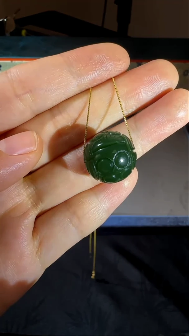 吊坠(赠链)未镶嵌和田玉和田玉碧玉单珠