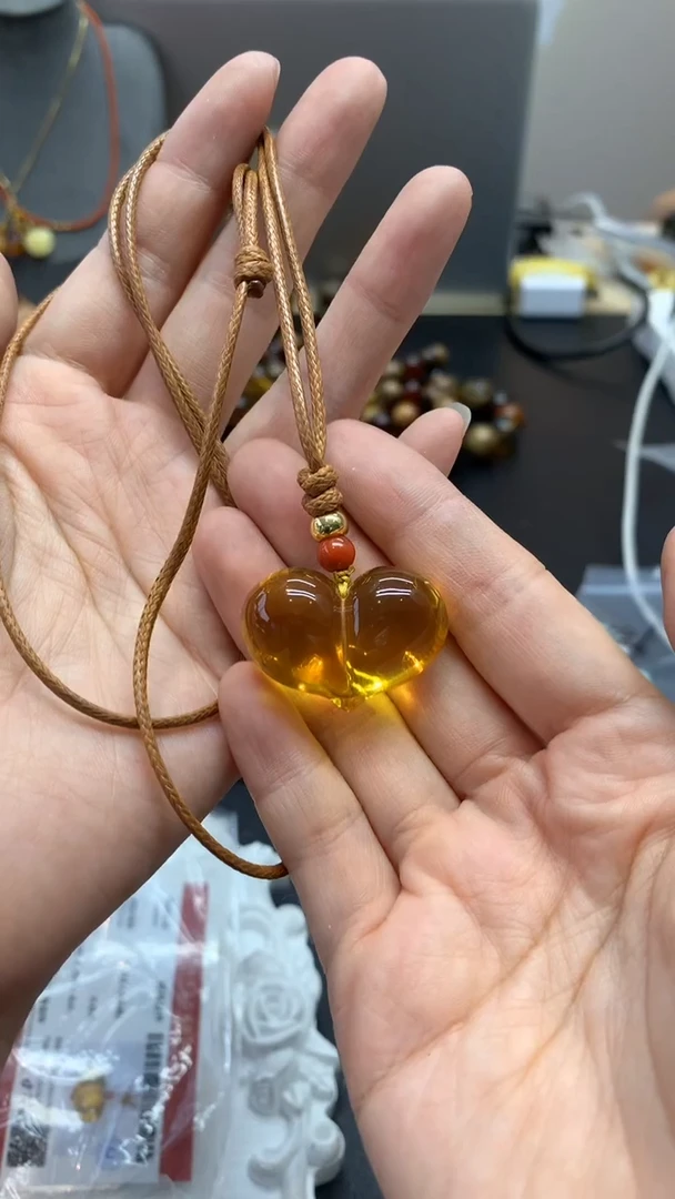 未镶嵌琥珀珠宝奇石绿**瓜1953）3发1