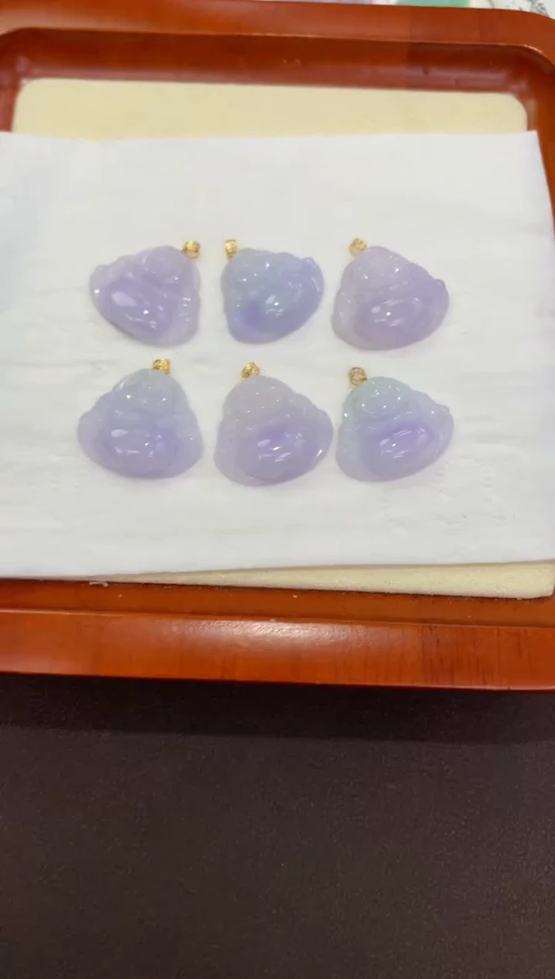 翡翠18K金镶嵌吊坠(赠链)天然缅甸a货翡翠(多样性发其一