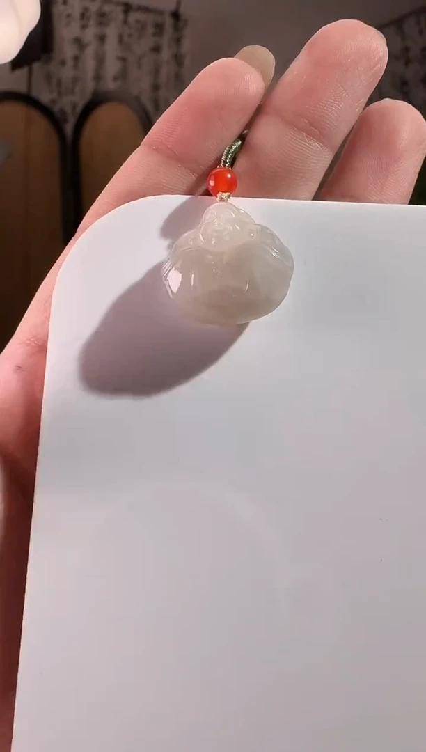 颈饰未镶嵌和田玉烟紫抱抱佛