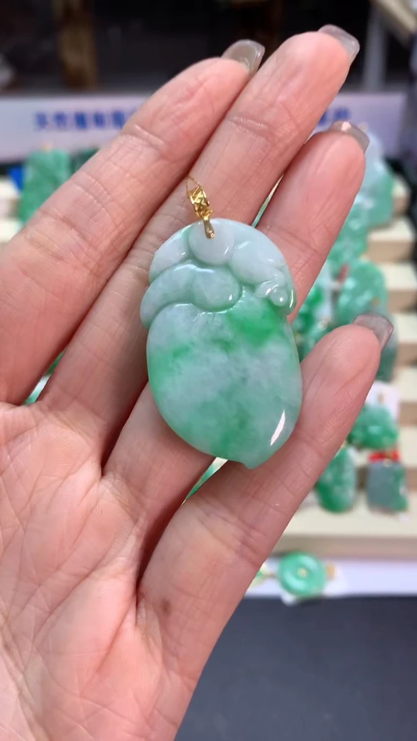 【闪购商品】翡翠吊坠(不含链)18K金镶嵌挂件