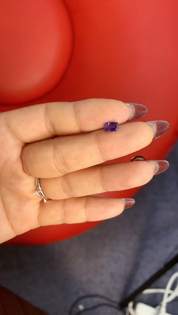 蓝宝石裸石未镶嵌1克拉紫色蓝宝石