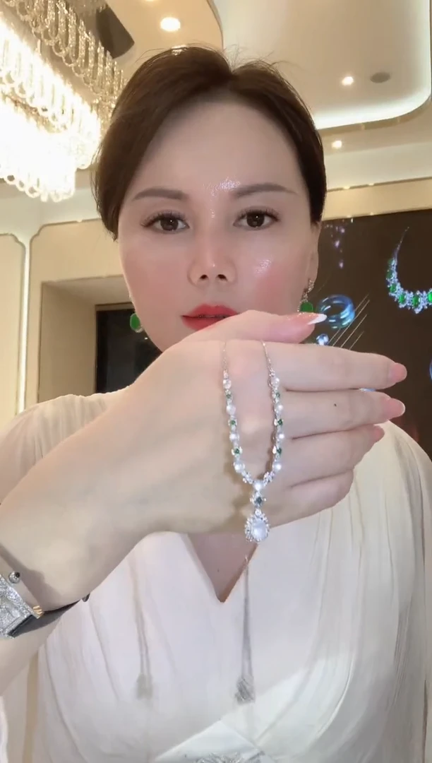 套链18K金镶嵌翡翠C53