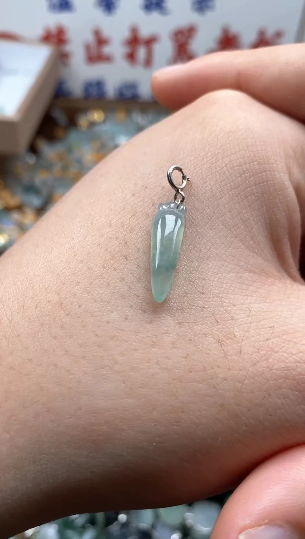 【闪购商品】翡翠颈饰未镶嵌哥哥