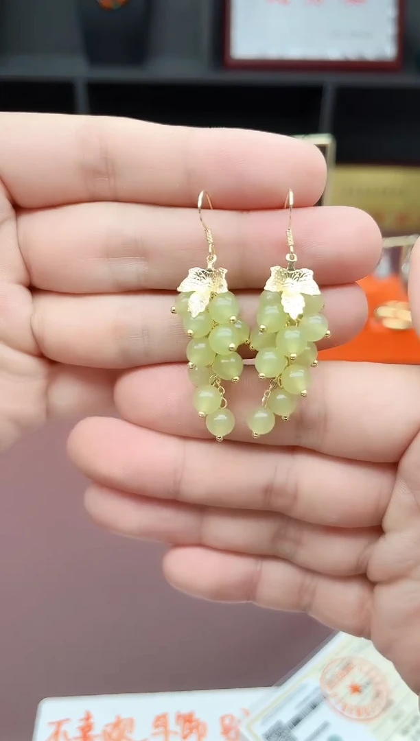 银S925镶嵌东陵石耳饰229000