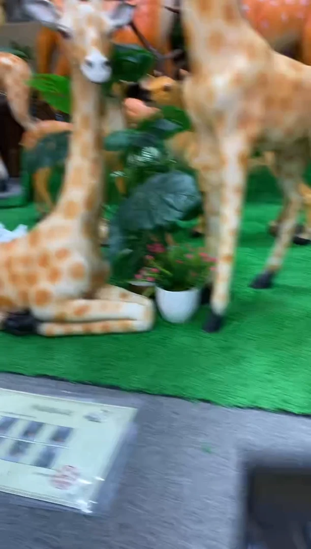 树脂可爱长颈鹿摆件