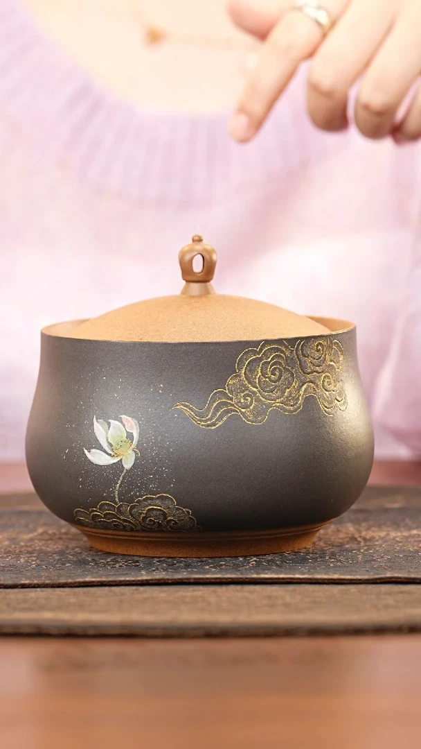 紫砂茶叶罐镂空钮清灰泥泥绘莲花描金刻祥云醒茶罐