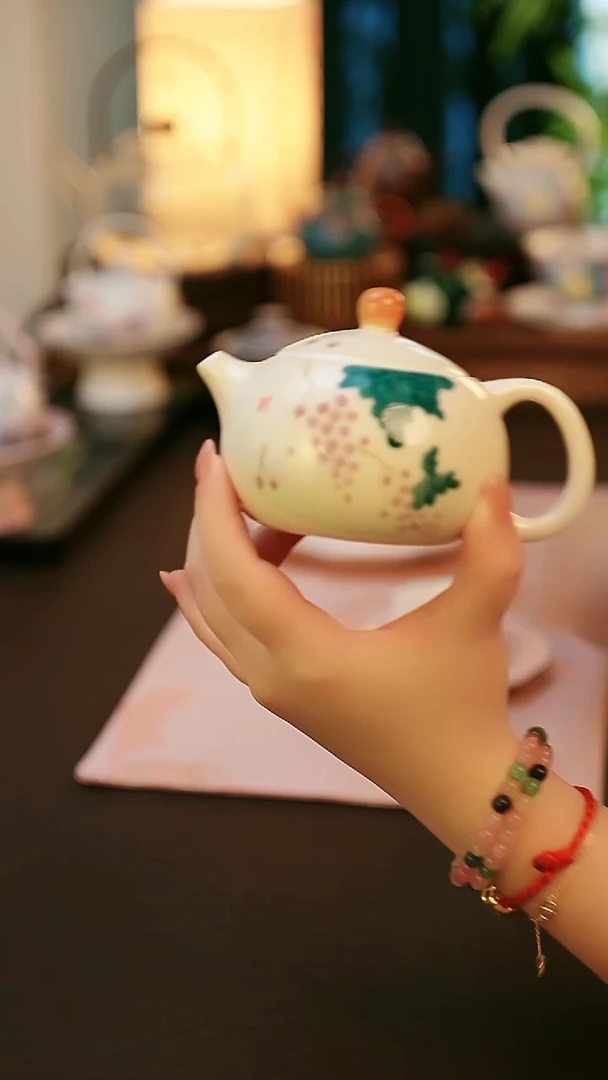 陶瓷茶具手绘葡萄西施壶