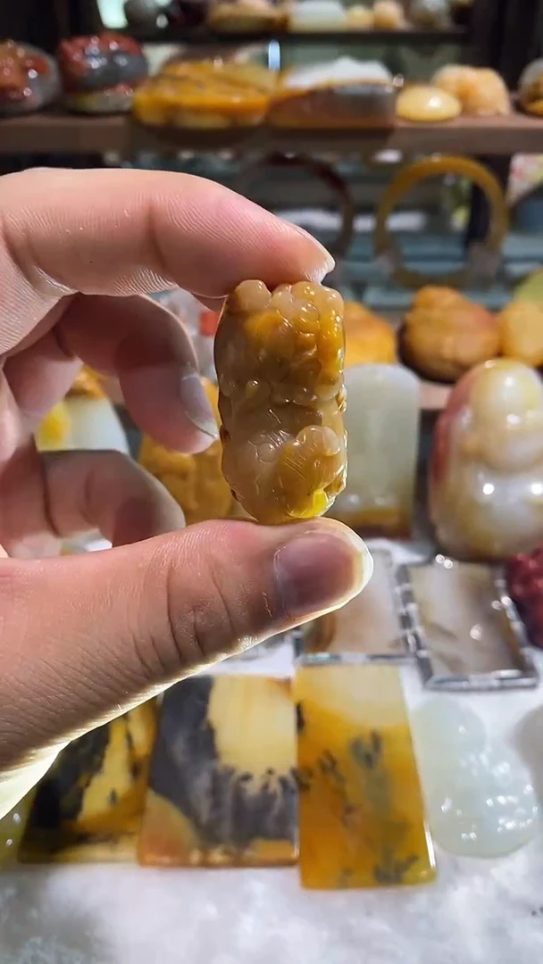 未镶嵌石英质玉（黄龙玉）吊坠(不含链)黄龙玉貔貅