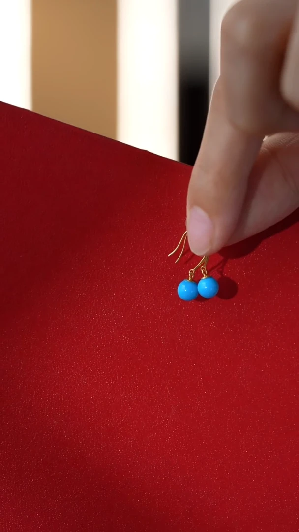 18K金镶嵌绿松石耳饰秒拍号35 约5.8m