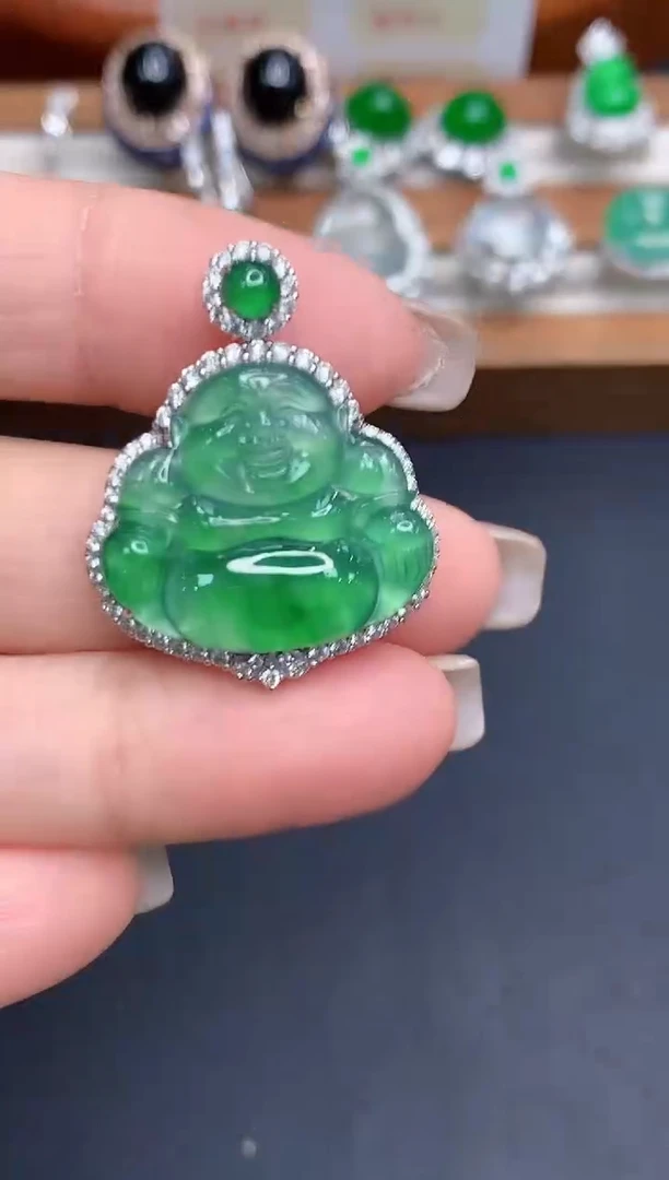 颈饰18K金镶嵌翡翠嘻**?532-春日珠宝