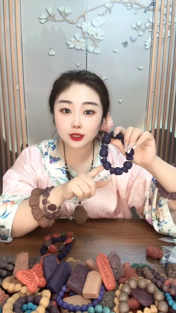 泥塑紫甜甜kt猫手串1条