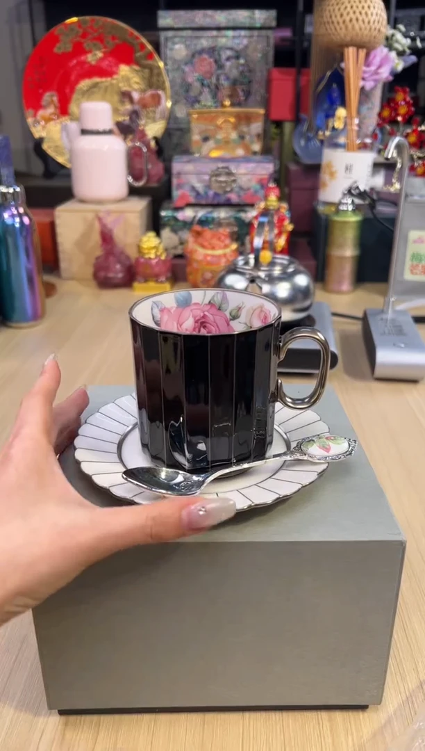 177白金线纹马克杯