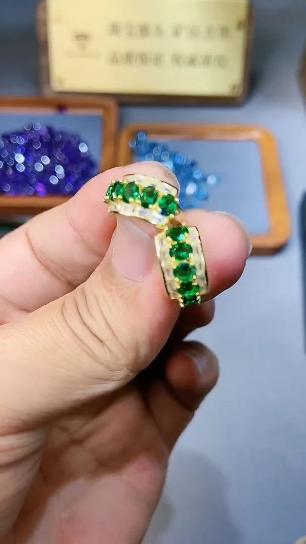 【闪购商品】祖母绿耳饰银S925镶嵌354