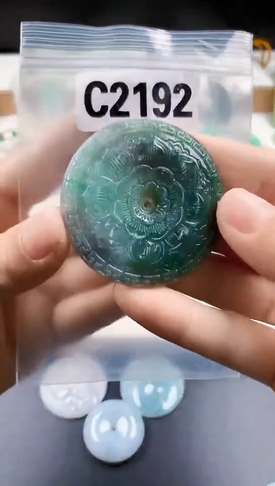颈饰未镶嵌翡翠天然翡翠吊坠挂件