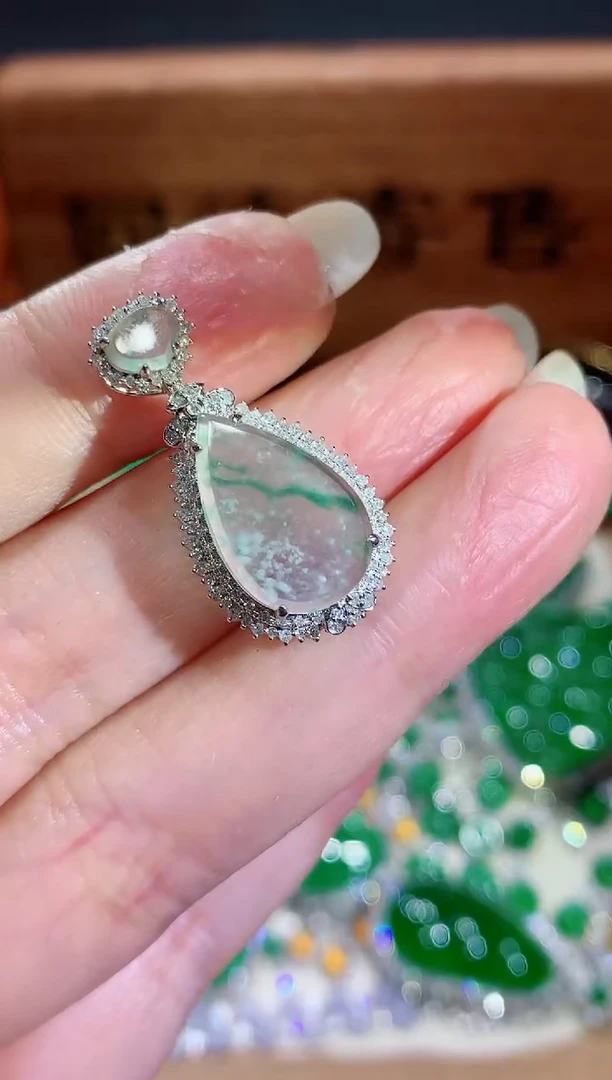 翡翠18K金镶嵌吊坠(不含链)17团购多样性发其一