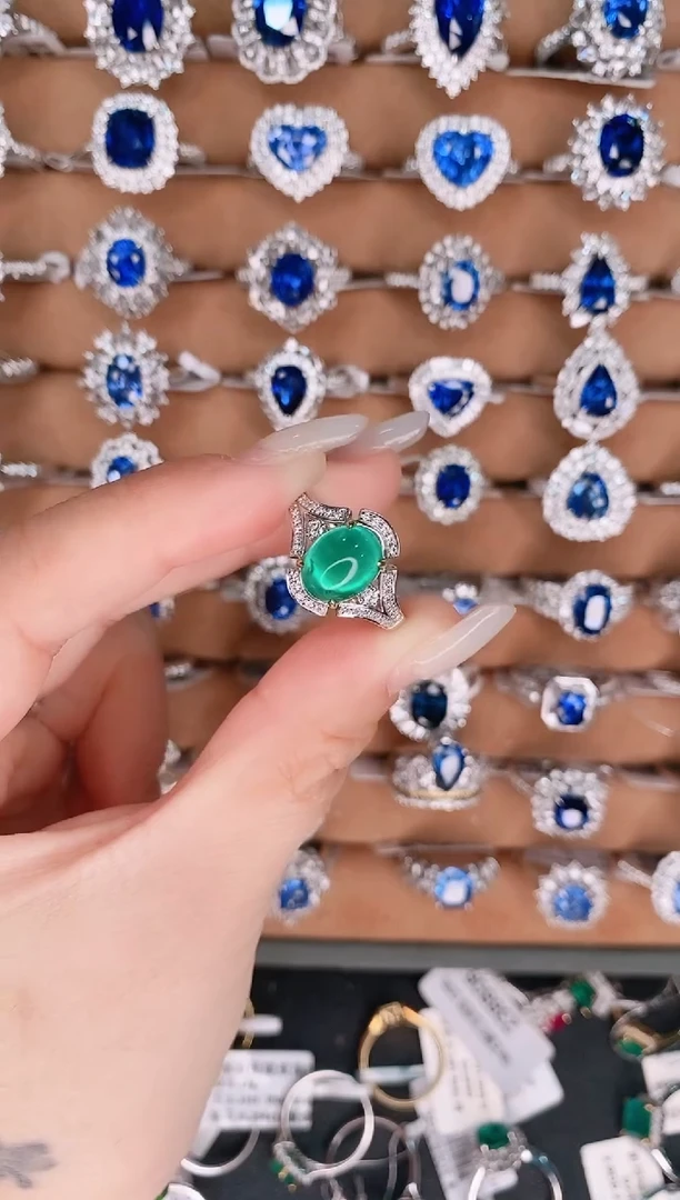 【闪购商品】祖母绿18K金戒指18K金镶嵌2.64克拉