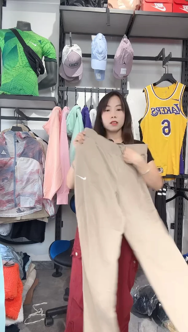 1703  编码 瑕疵款直播间过款为准 尺码