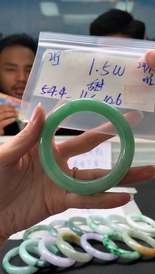 【闪购商品】翡翠手镯未镶嵌翡翠手镯 下单联系小耳机#219