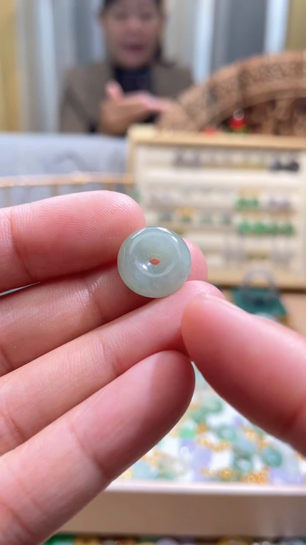 【闪购商品】翡翠颈饰未镶嵌平安扣