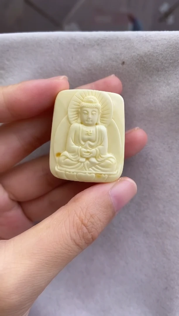 裸石琥珀未镶嵌10927101-大日如来