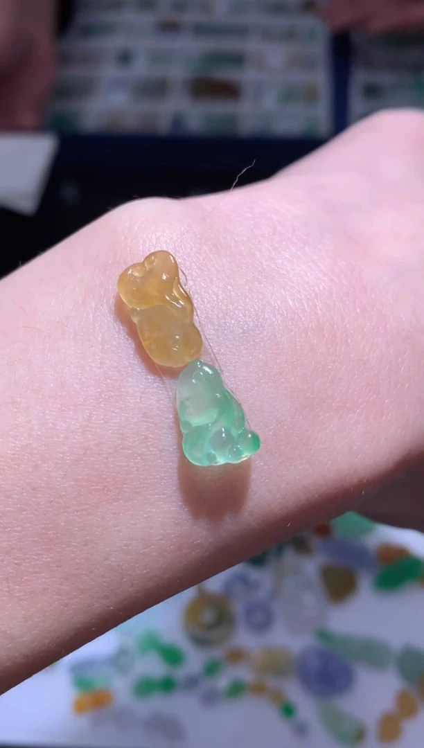 未镶嵌定制翡翠一对金鱼