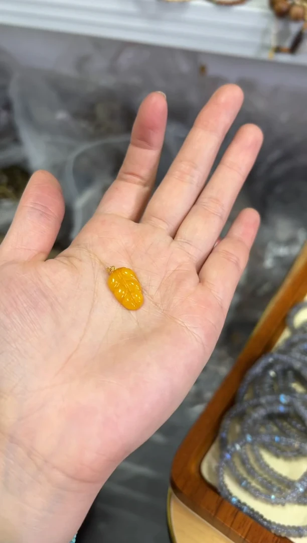 【闪购商品】蜜蜡颈饰18K金镶嵌满蜜蜜蜡叶子18K金吊坠[316]