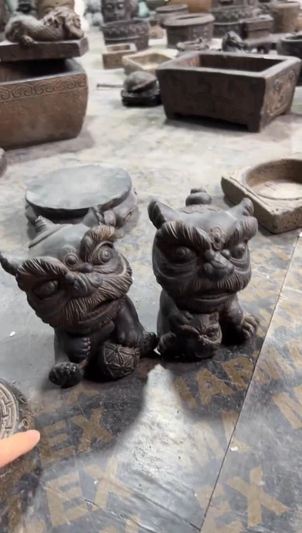 陶土瑞气盈门醒狮一对