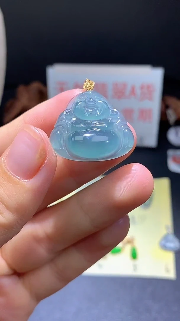 翡翠18K金镶嵌颈饰翡翠吊坠