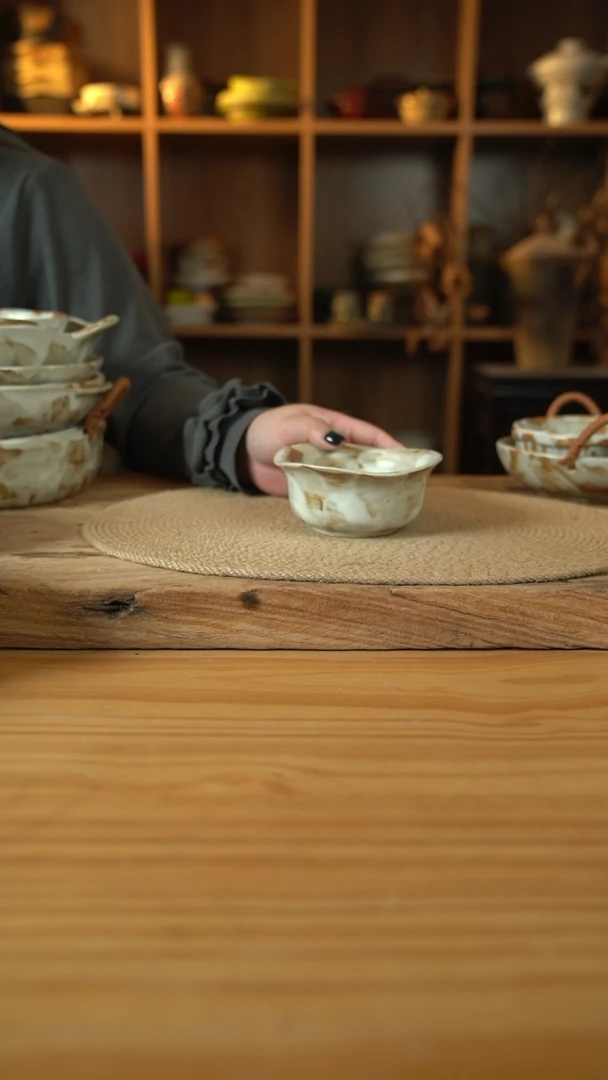 粉影系列的小号宽边帽子碗1个