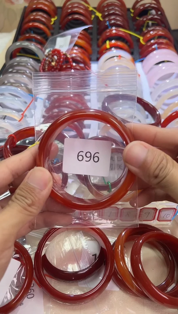 玛瑙/玉髓手镯未镶嵌圈口63+* 696