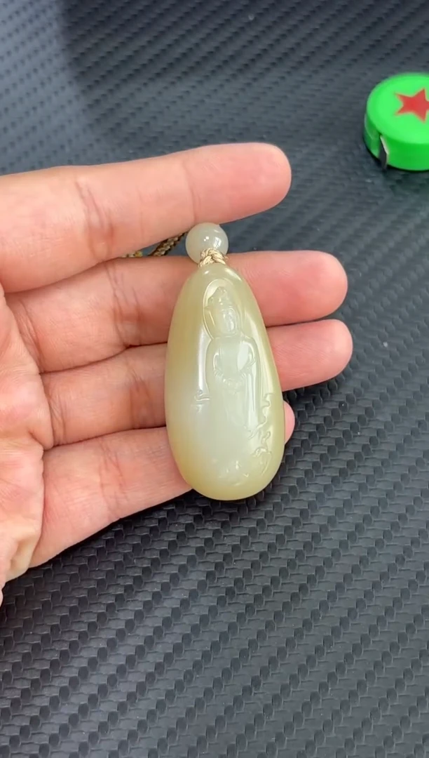和田玉未镶嵌吊坠(赠链)且末微色差迪克兰一细吊坠mk