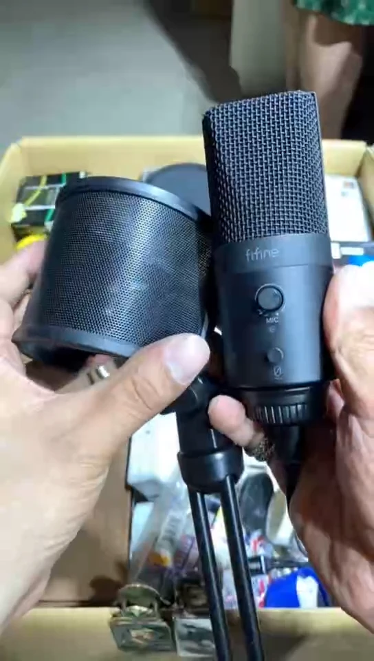 8新小*哥中古商品，瑕疵品，不保好坏。742