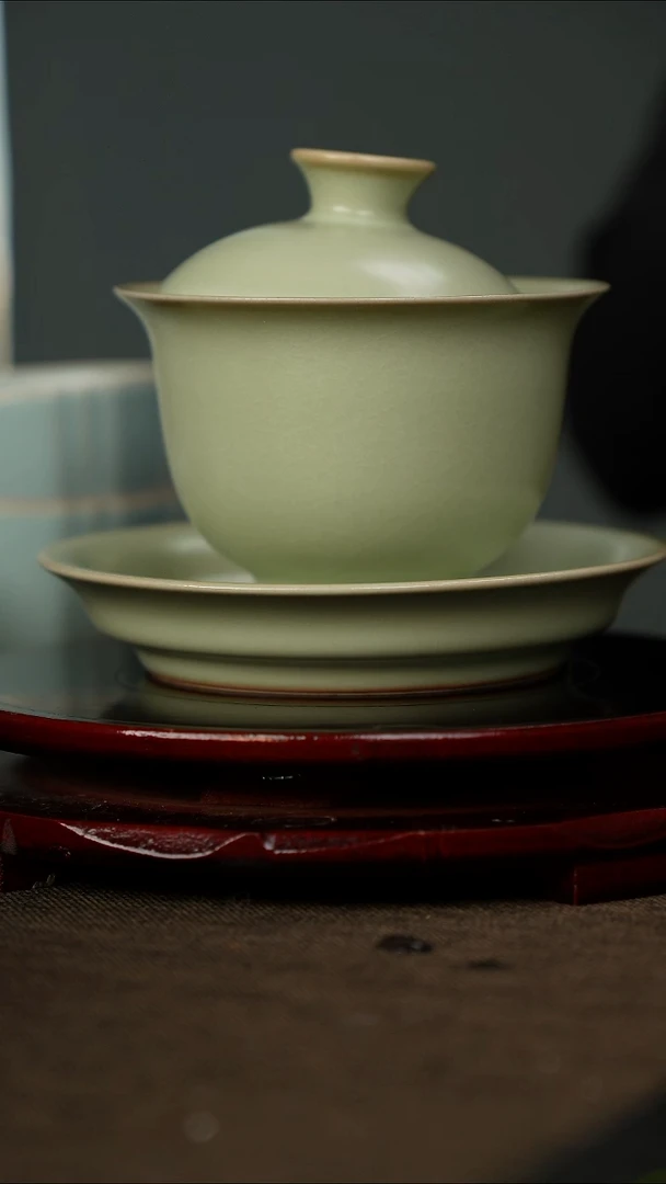 微微瑕 粉青 三才盖碗 无底款