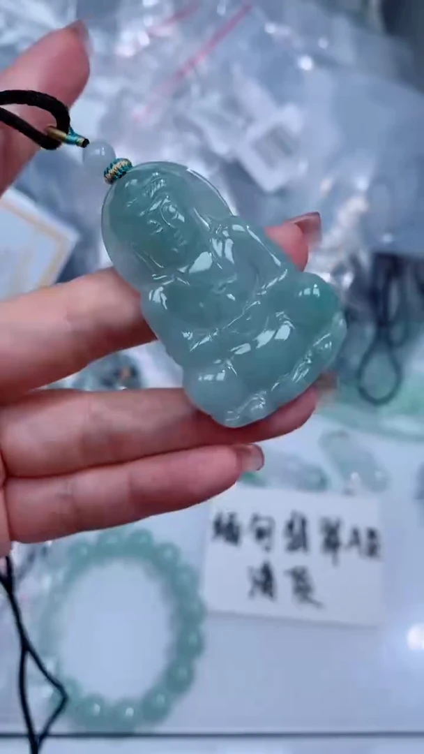 翡翠未镶嵌颈饰吊坠