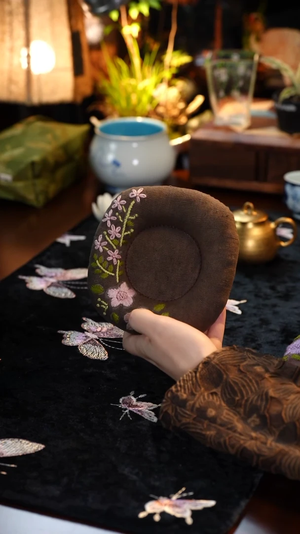 莉*团垫··········