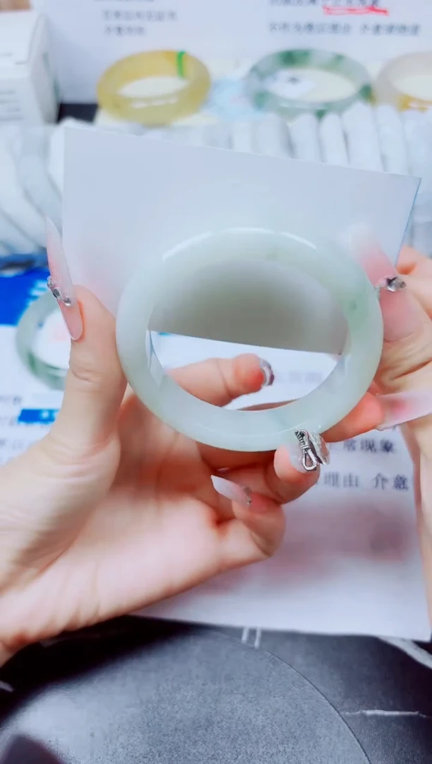 未镶嵌手镯石英质玉60/54.3